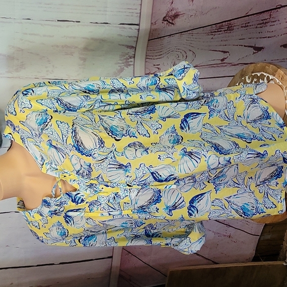 Talbots Yellow w/Blue Sea Shells Tunic Style Blouse. Size Lp 100% Cotton V-neck - Picture 3 of 17